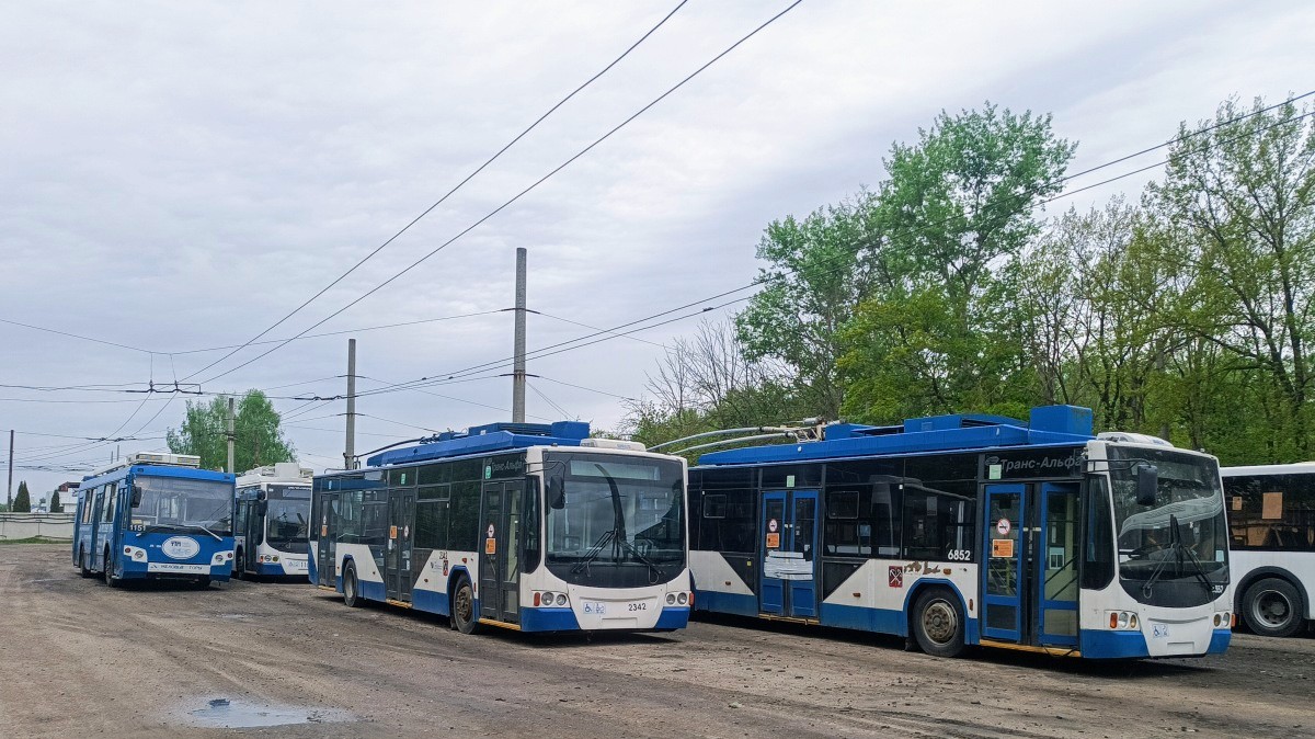 (6852)