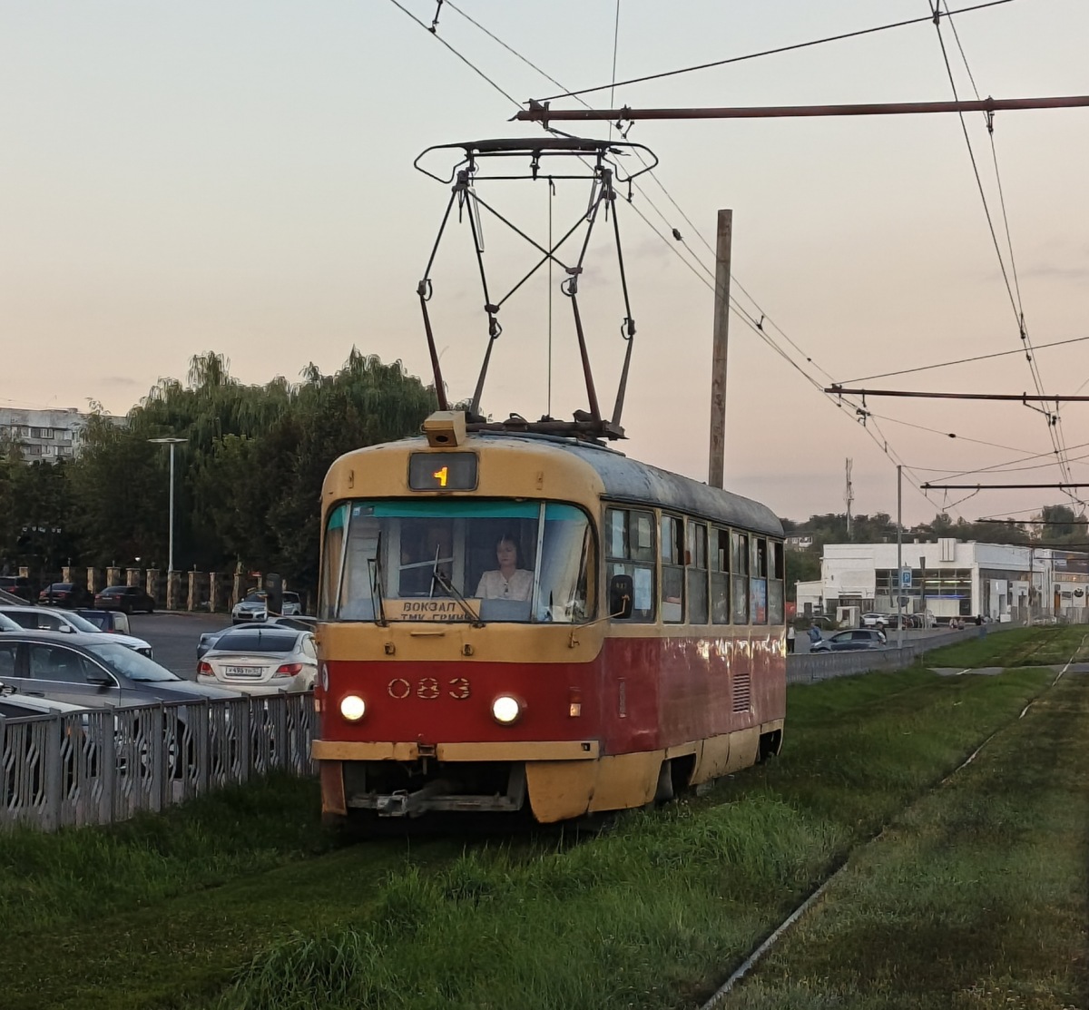 083