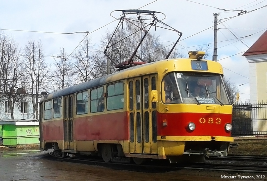 082 082