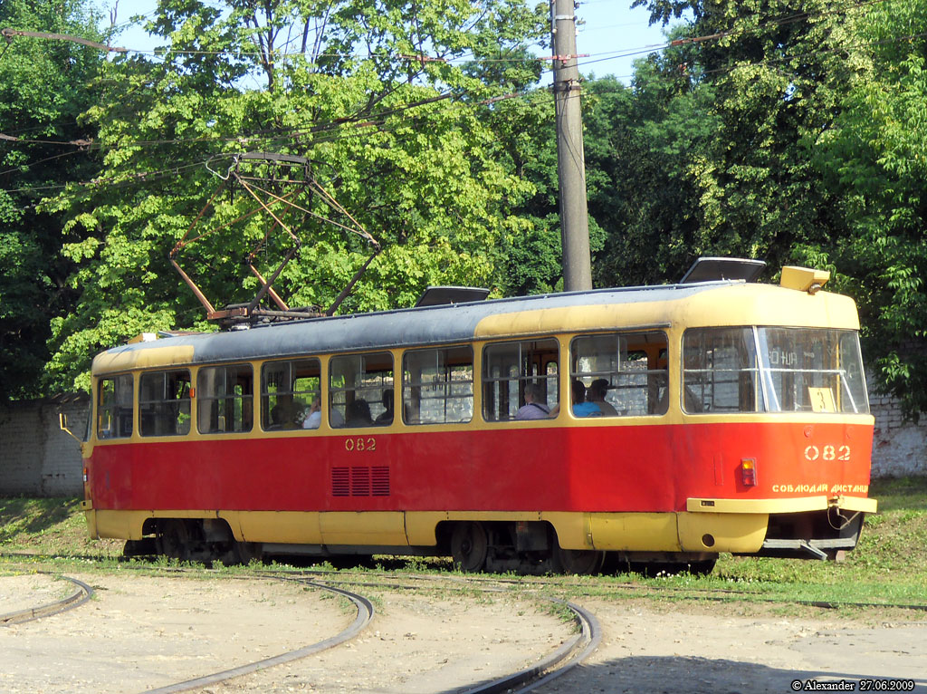 082 082