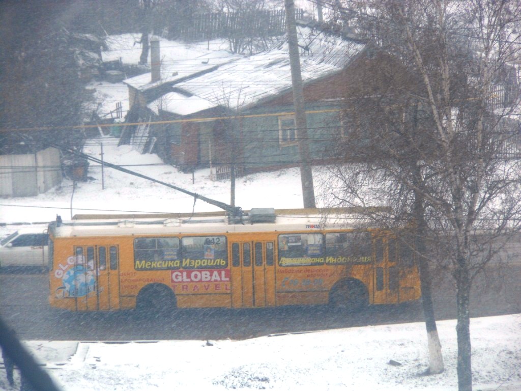 042 042