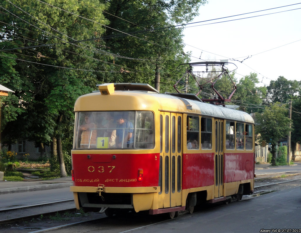 037 037