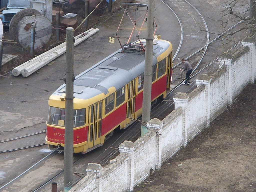 077 077