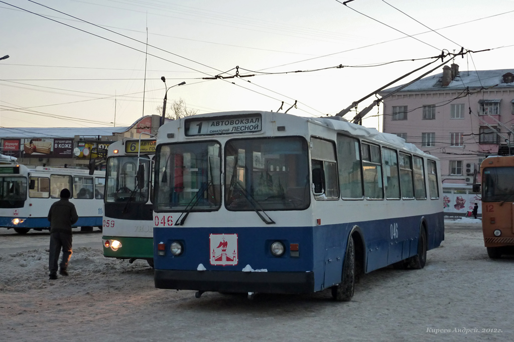 046 046