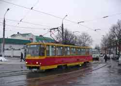 352 