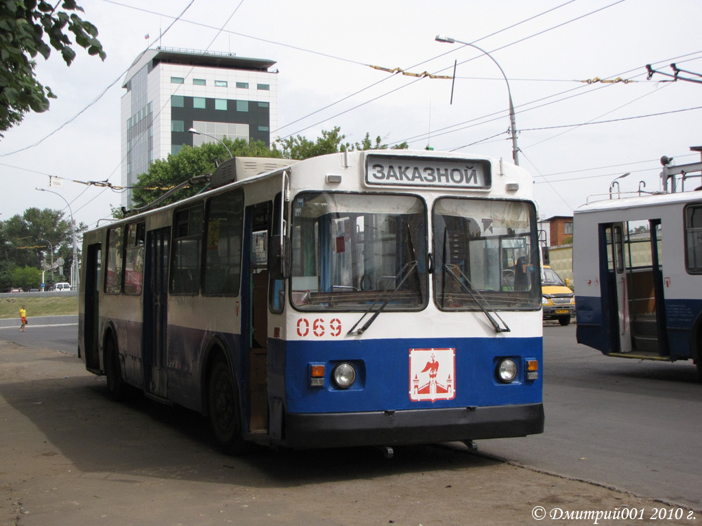 069 069