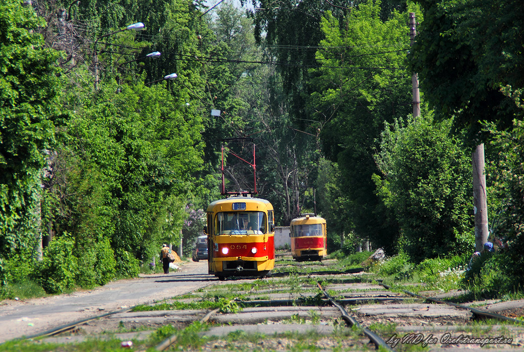 054 054