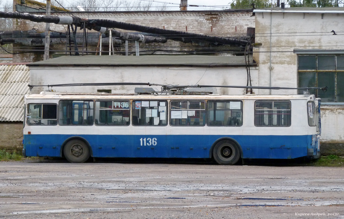 1136