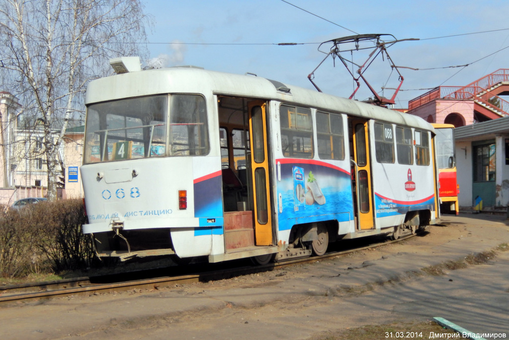 068 068