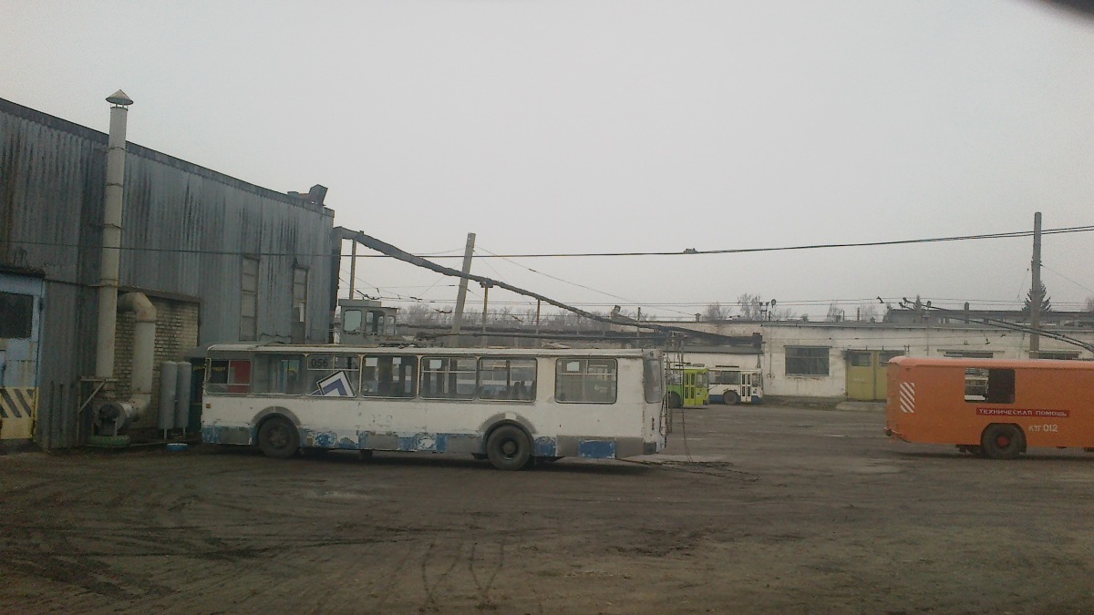 056 056
