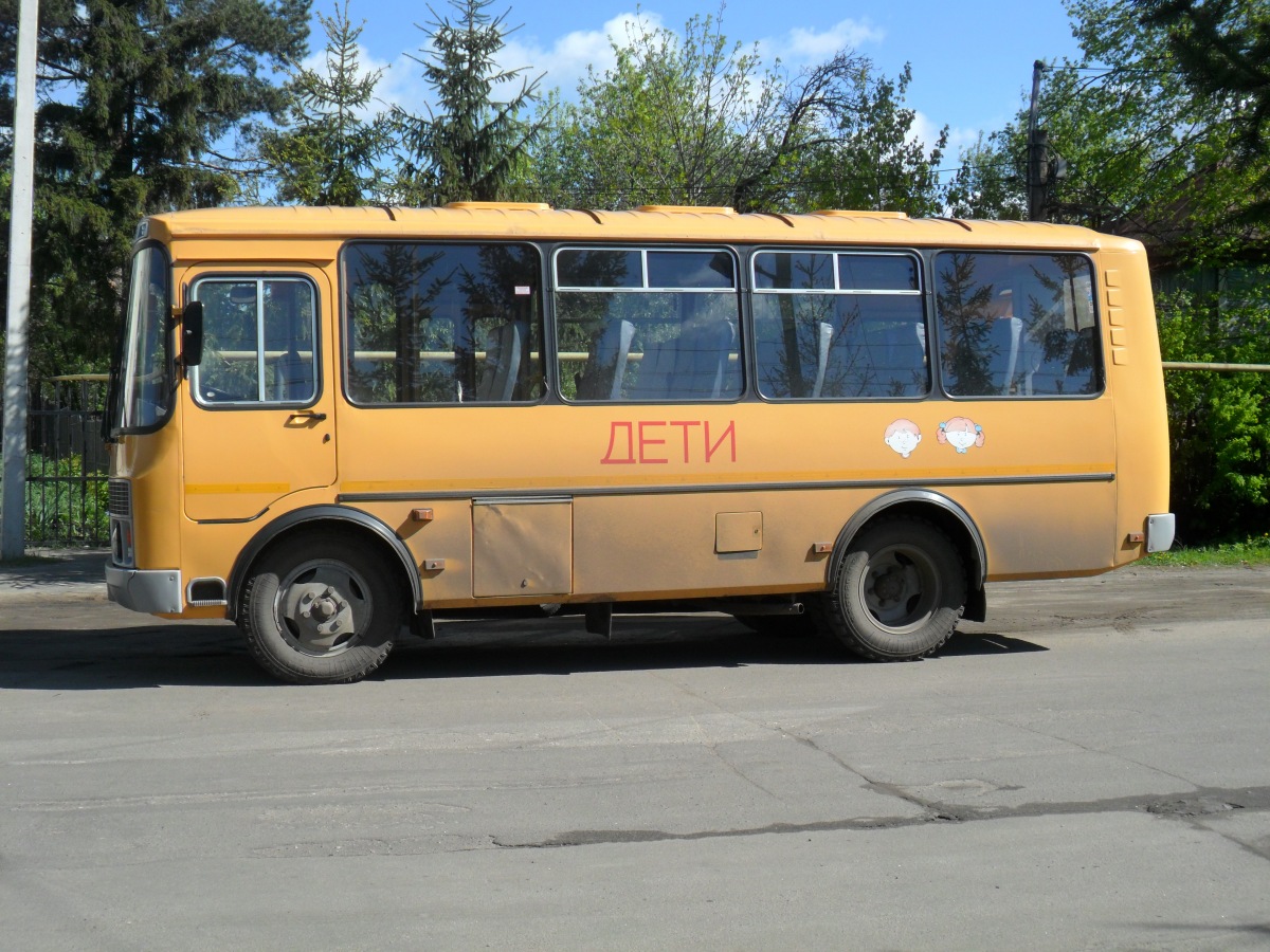  895  57