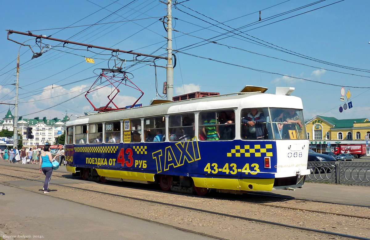 068 068
