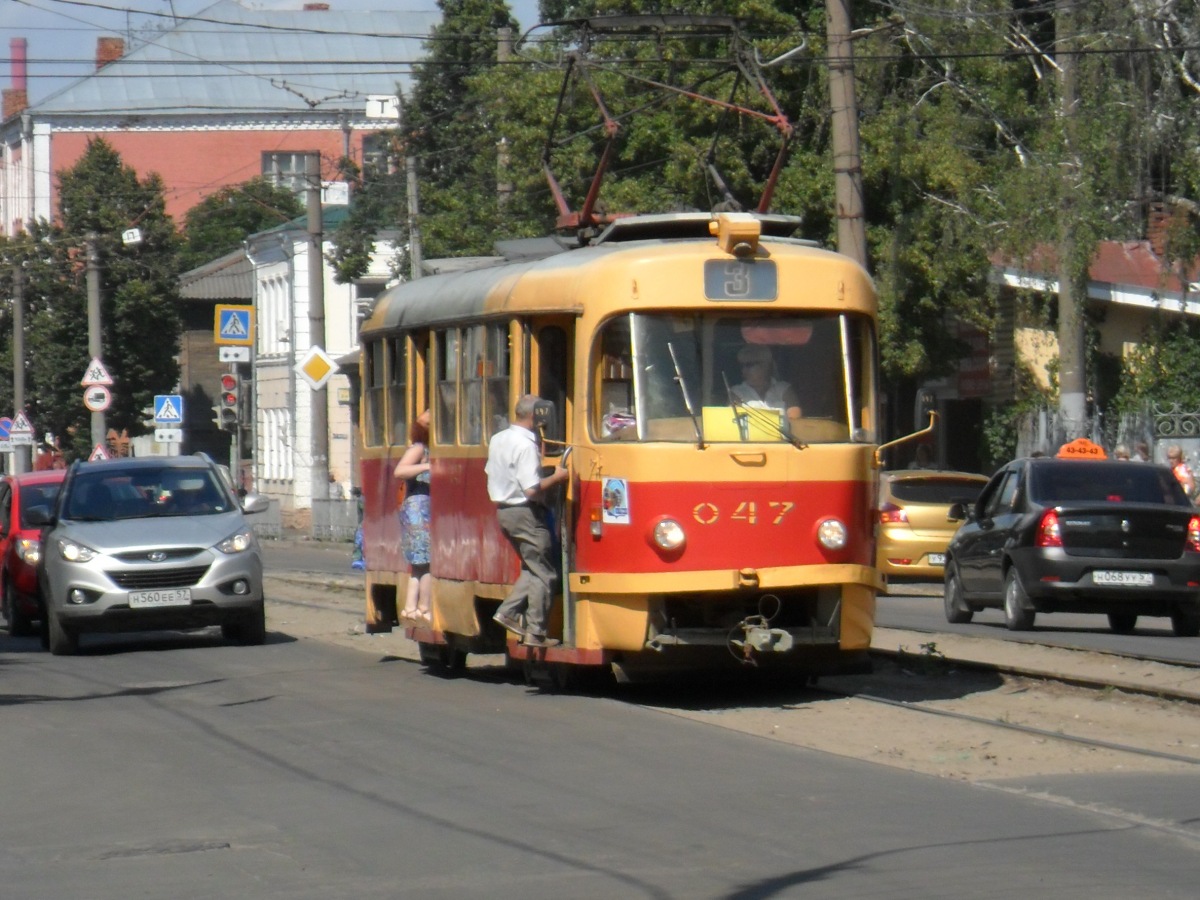 047 047