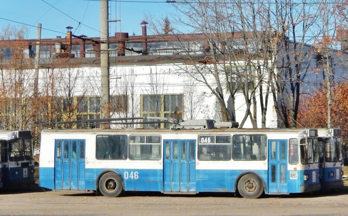 046 046