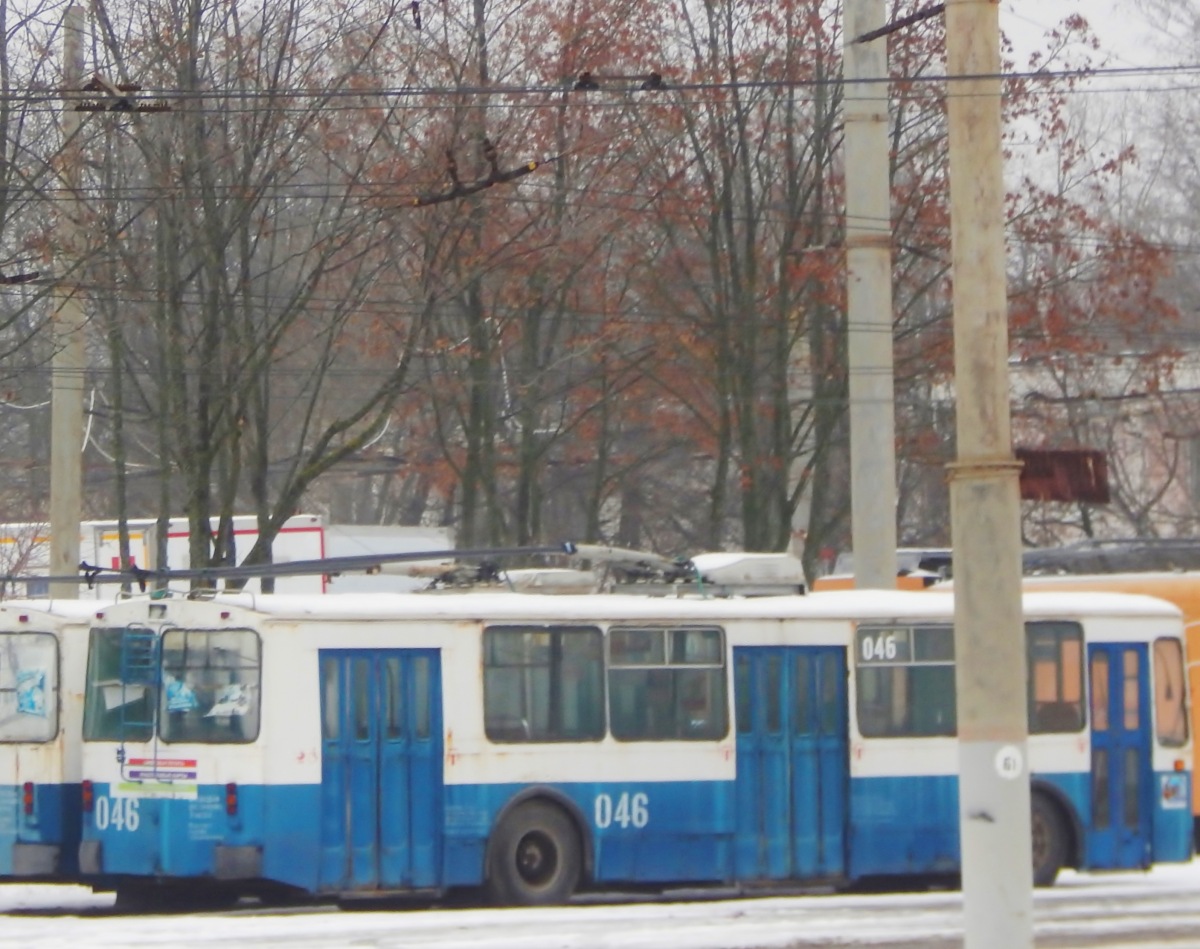 046 046