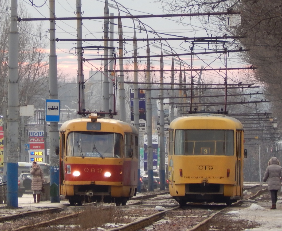 082 082