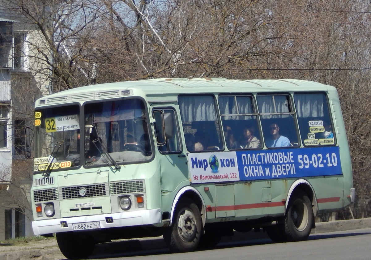 882  57
