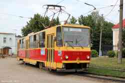 957 