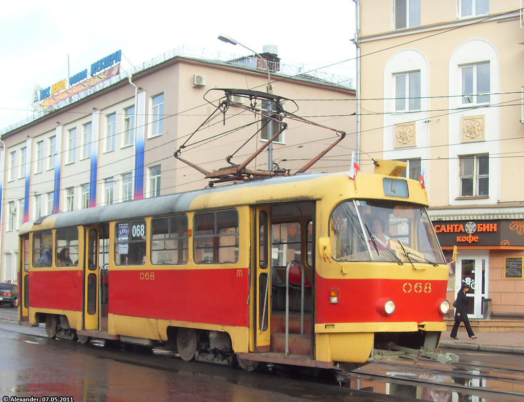 068 068