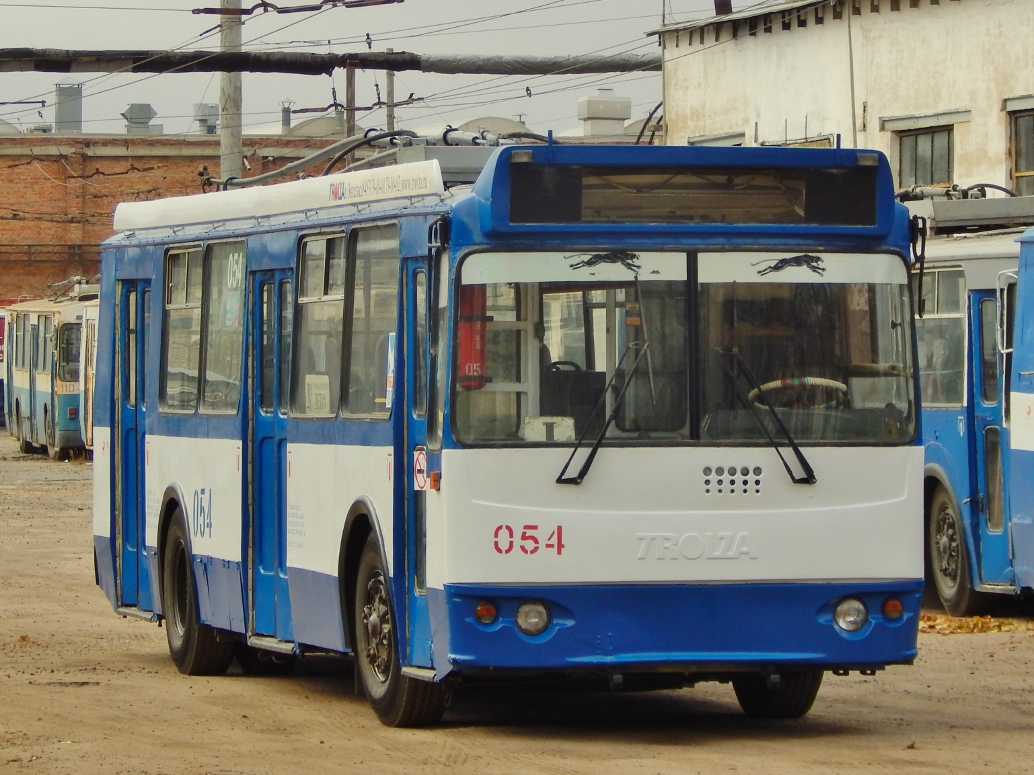 054