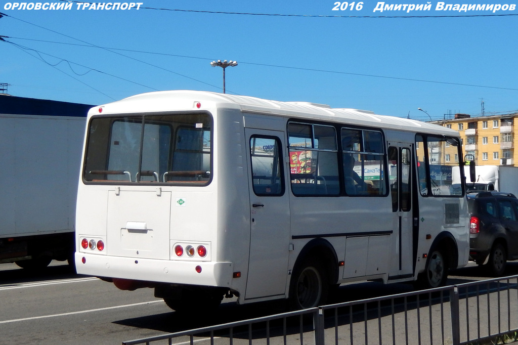 Новые автобусы без номеров Новые автобусы без номеров