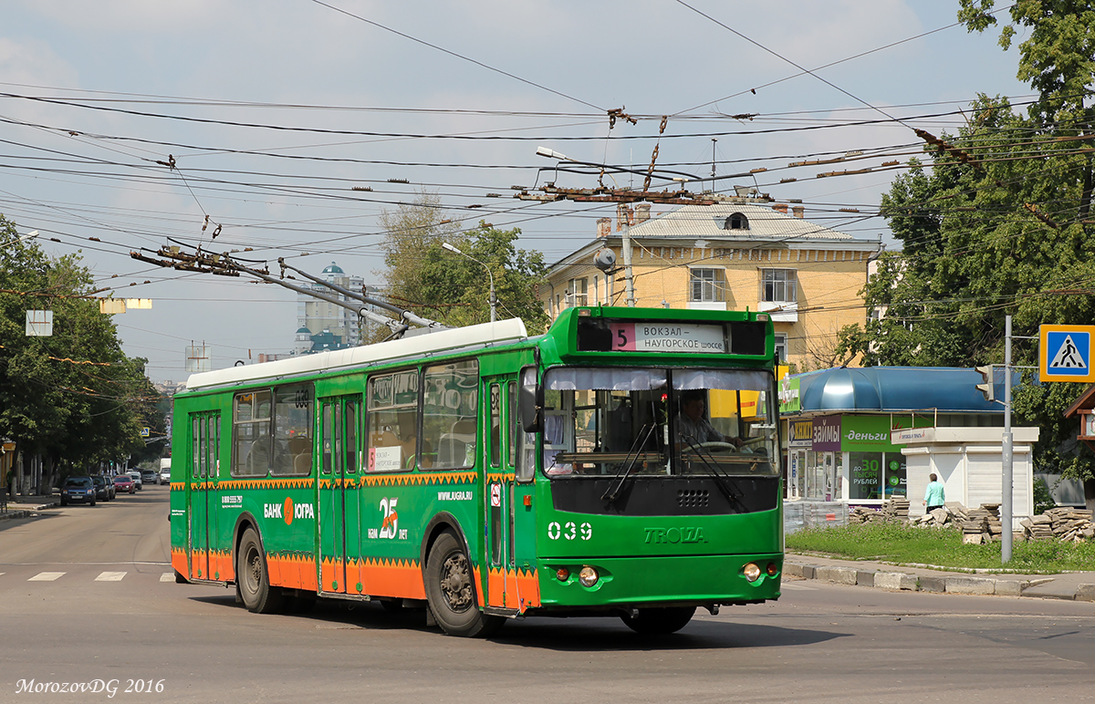 039 039
