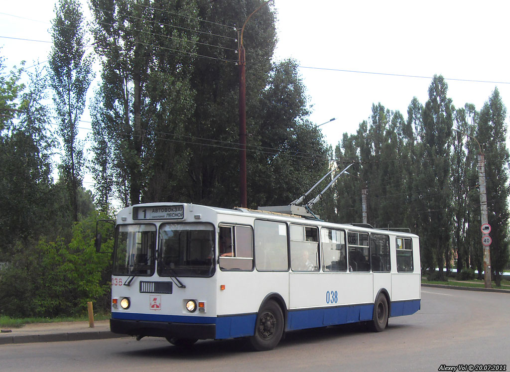 038 038