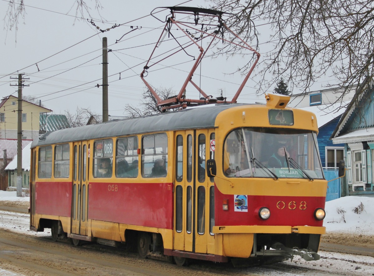 068 068