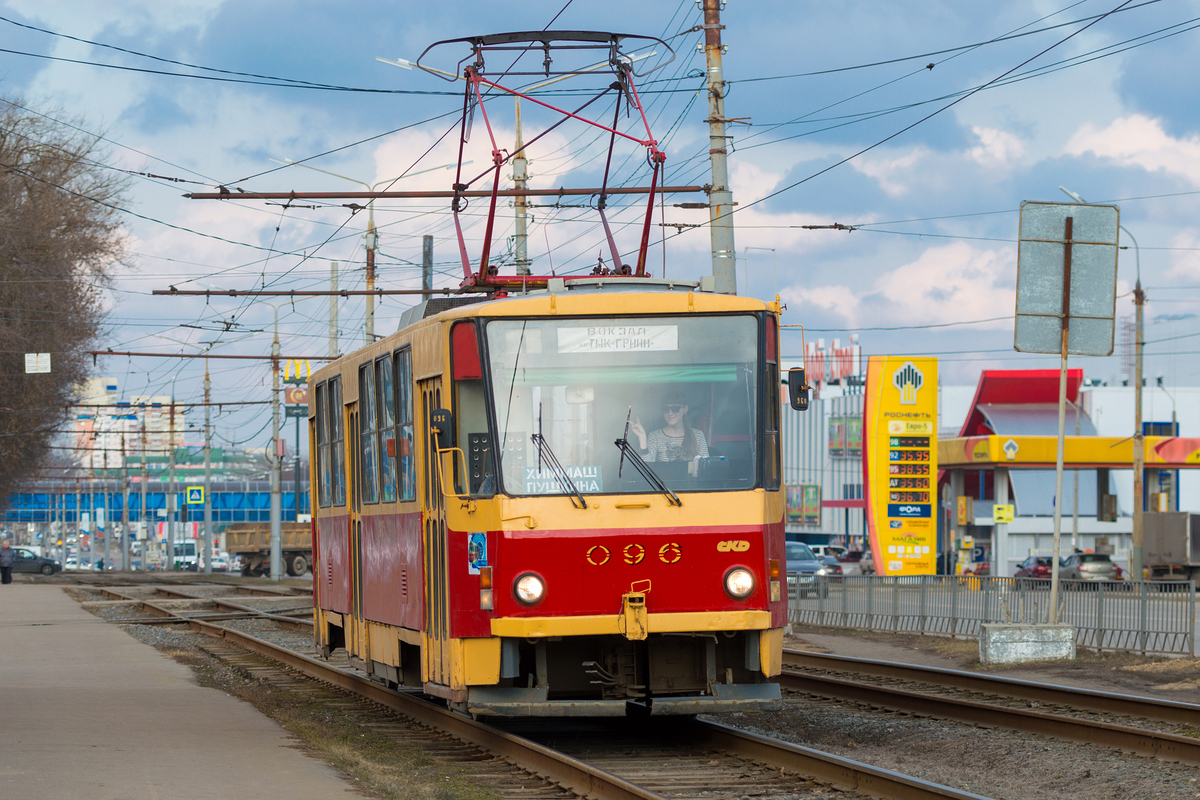096 096