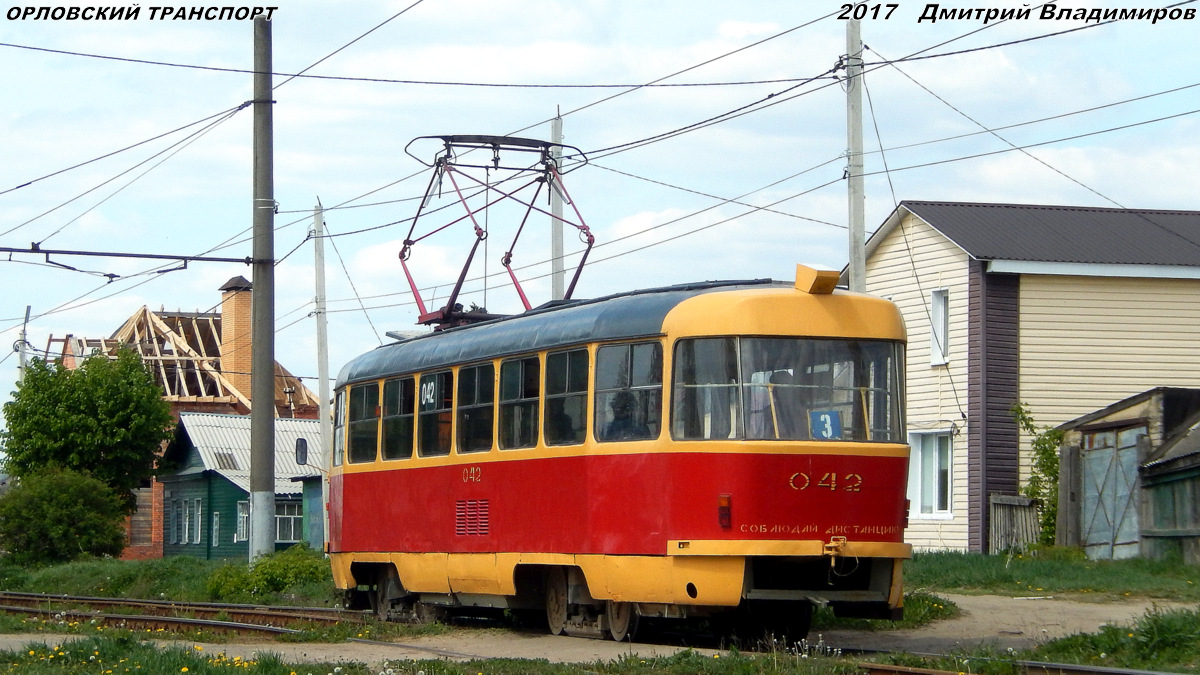 042