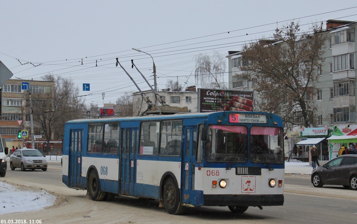 068 068