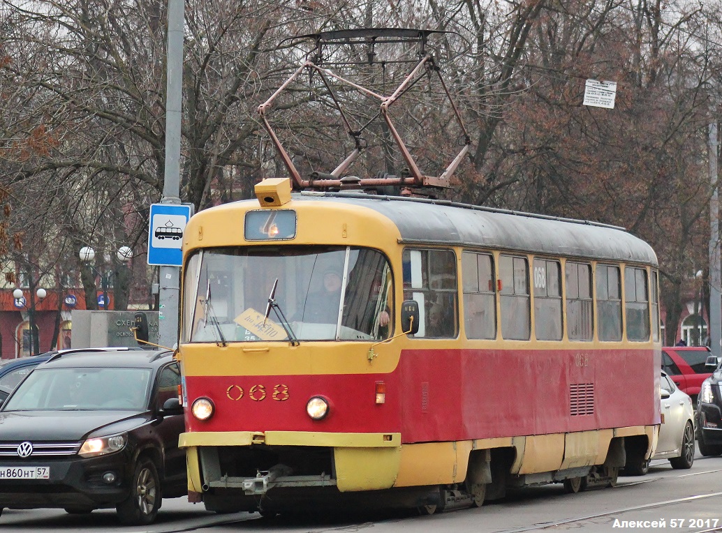 068 068