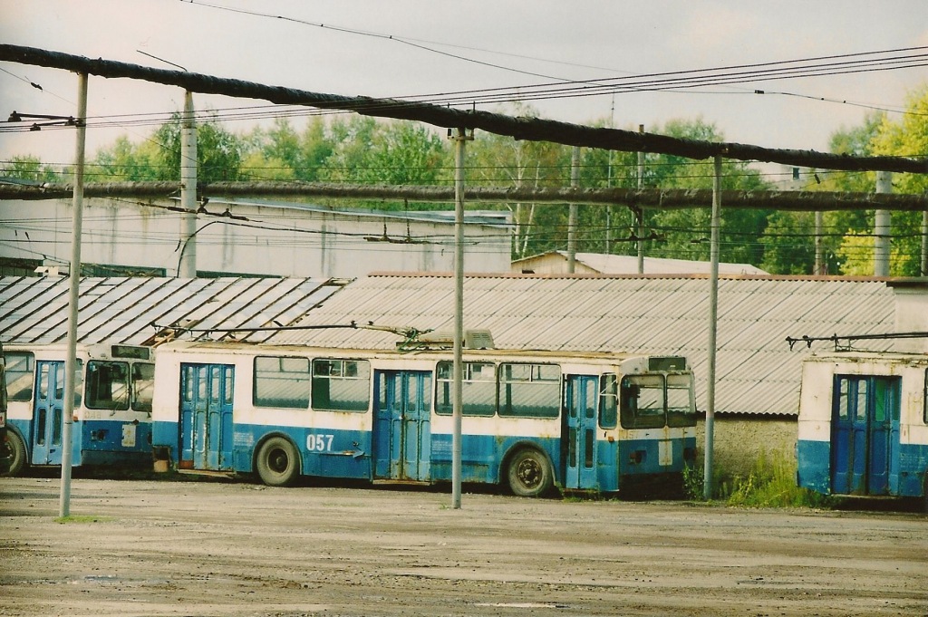 057 057