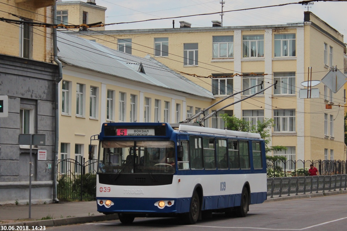 039 039