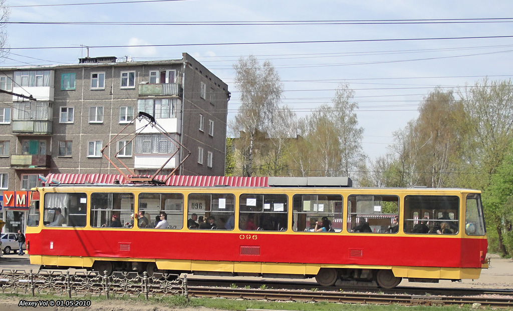 096 096