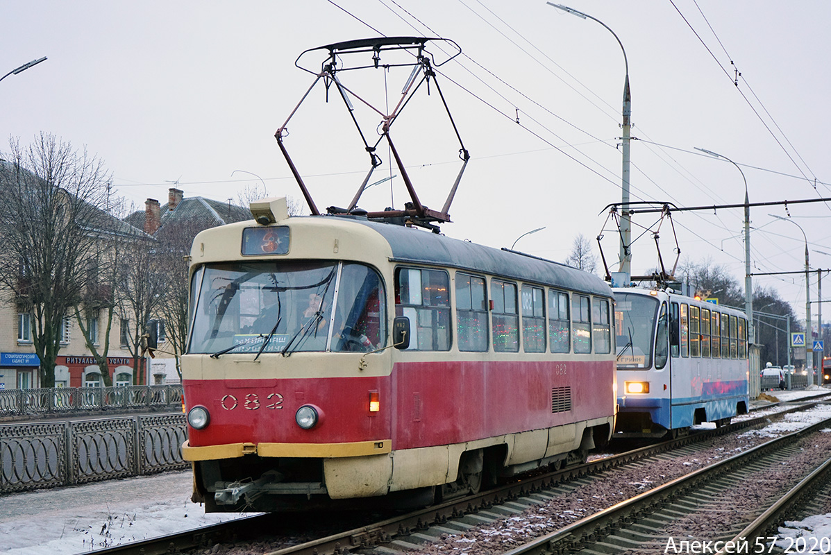 082 082