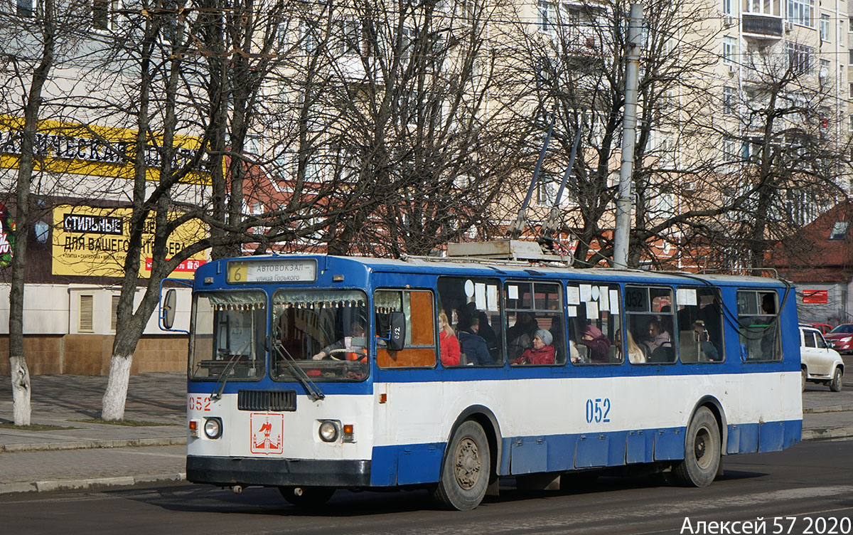 052