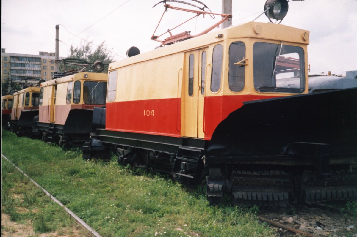 104 104