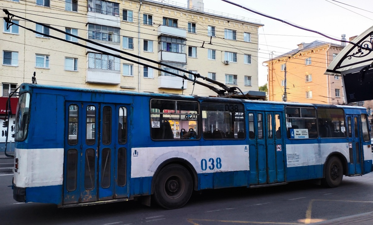 038 038