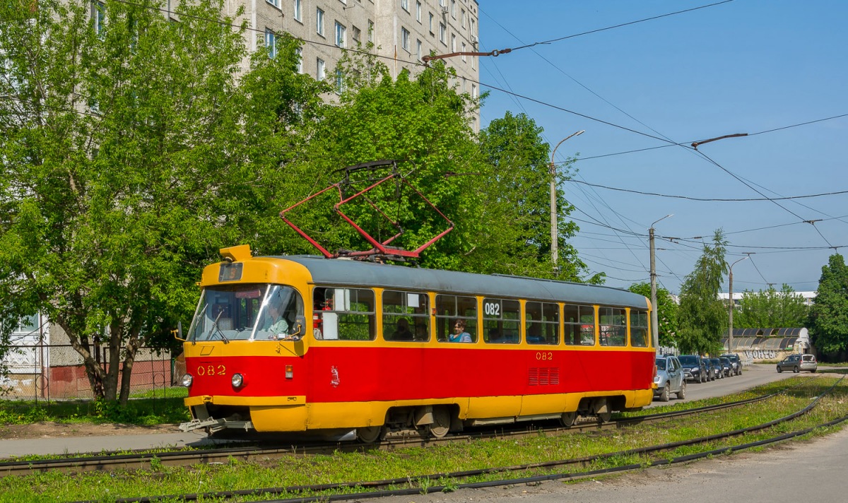 082 082