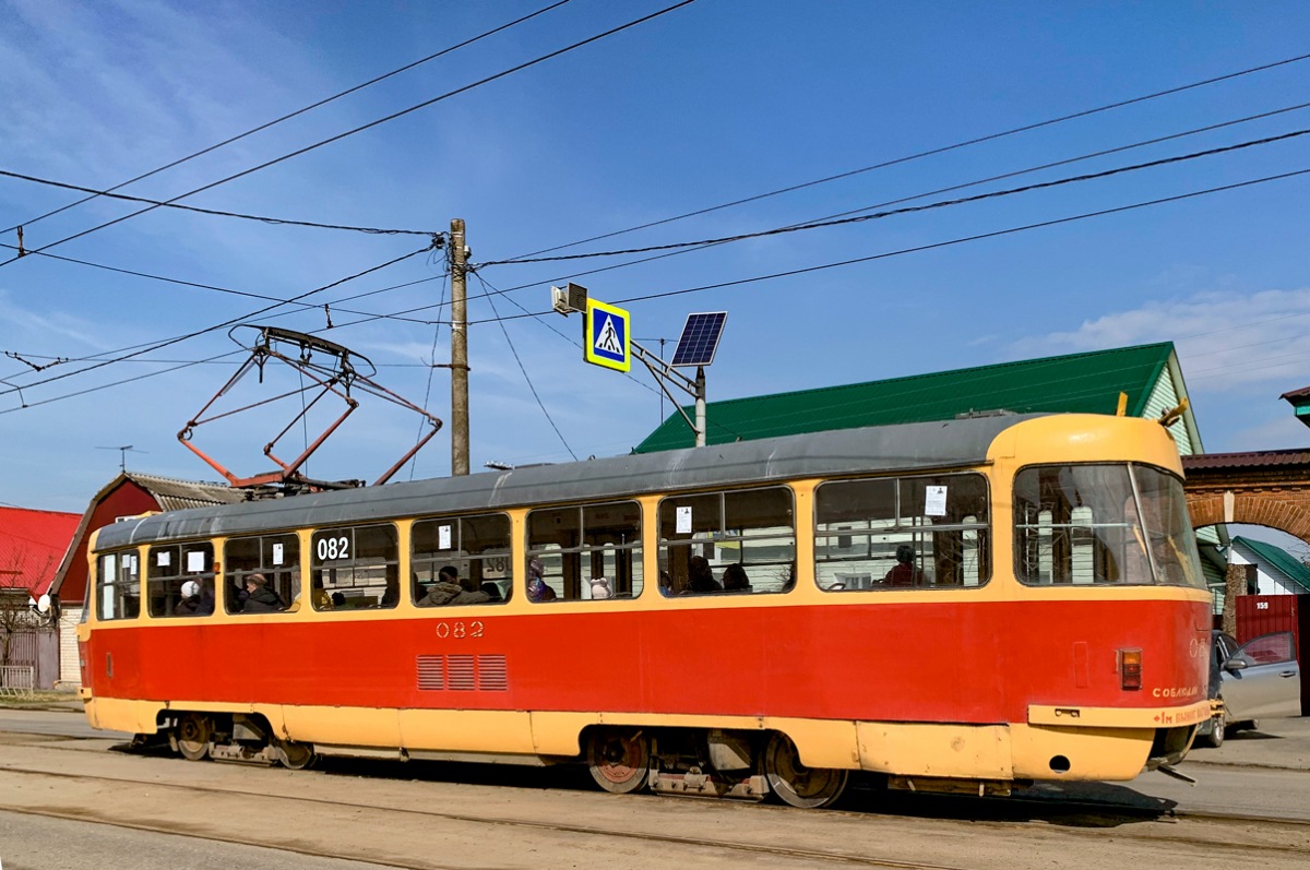 082 082