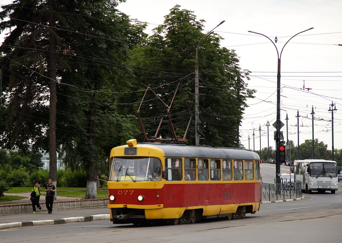 077 077