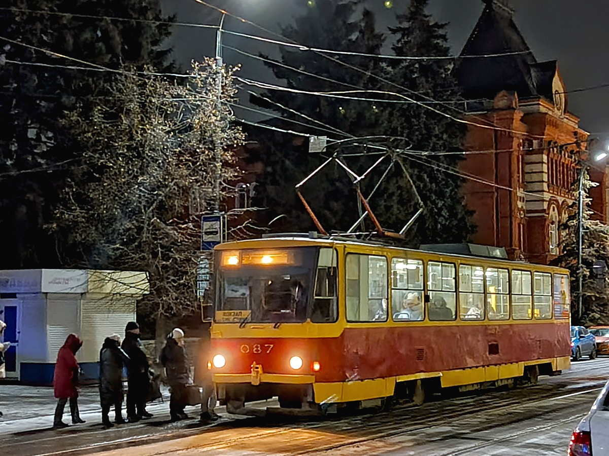 087 087